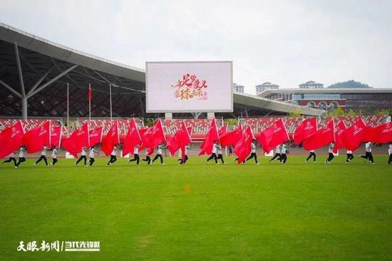 第48分钟，何塞卢尝试倒钩射门但没能踢上。